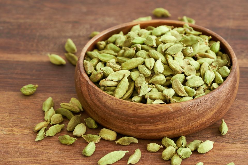 grj ideal export product cardamom